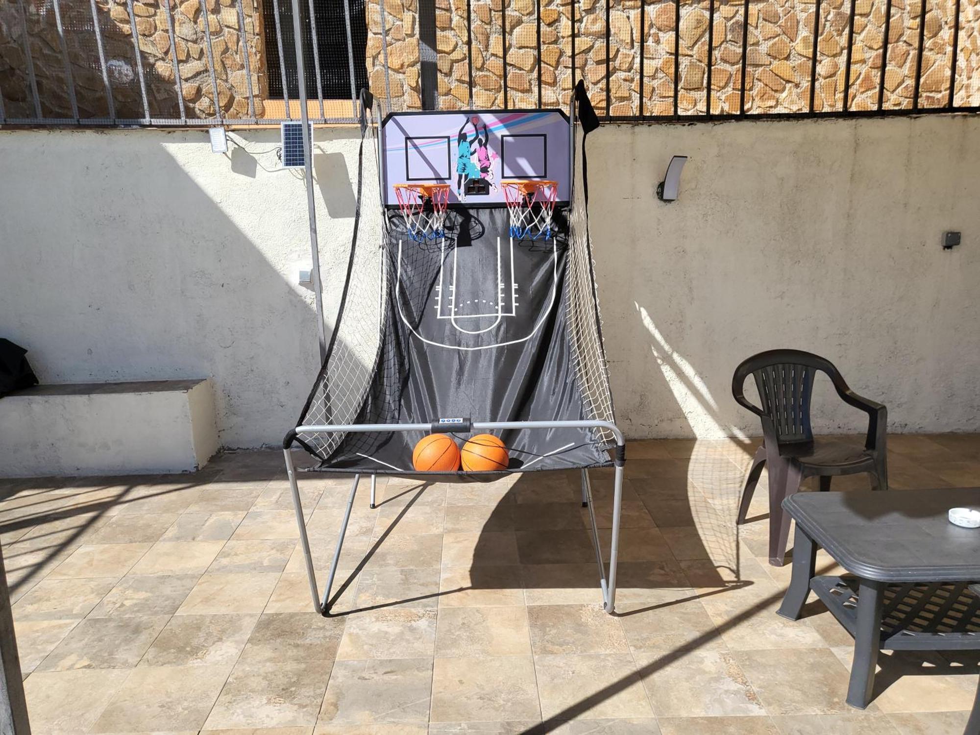 Casa Oasis Puertollano, Una Casa Rural En Puertollano, Agradable, Con Piscina En Zona Tranquila Экстерьер фото