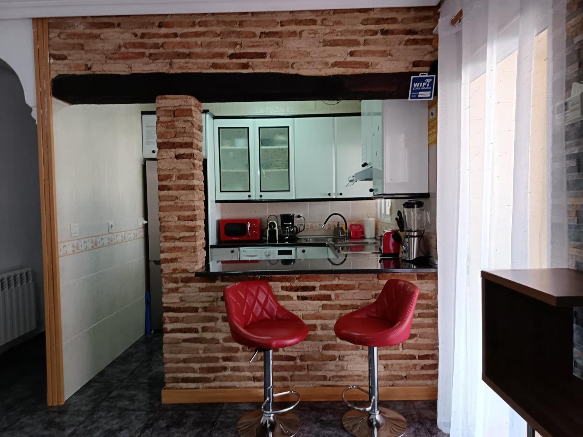 Casa Oasis Puertollano, Una Casa Rural En Puertollano, Agradable, Con Piscina En Zona Tranquila Экстерьер фото